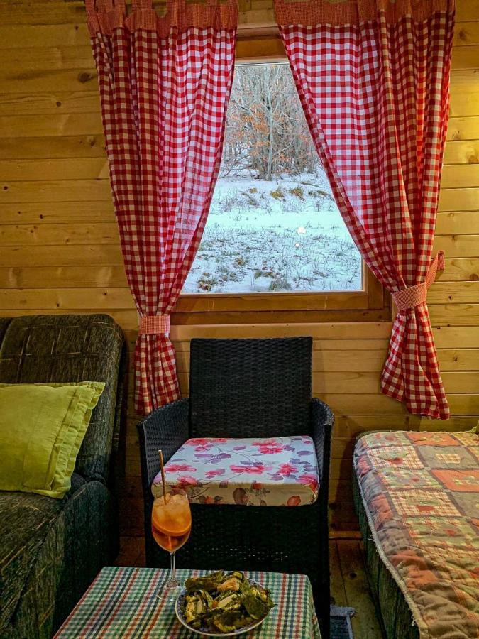 Breeze Home Cottage Τσέτινιε Εξωτερικό φωτογραφία